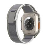 Apple Watch Ultra 2 49mm titanové pouzdro se zeleno-šedým trailovým tahem - M/L