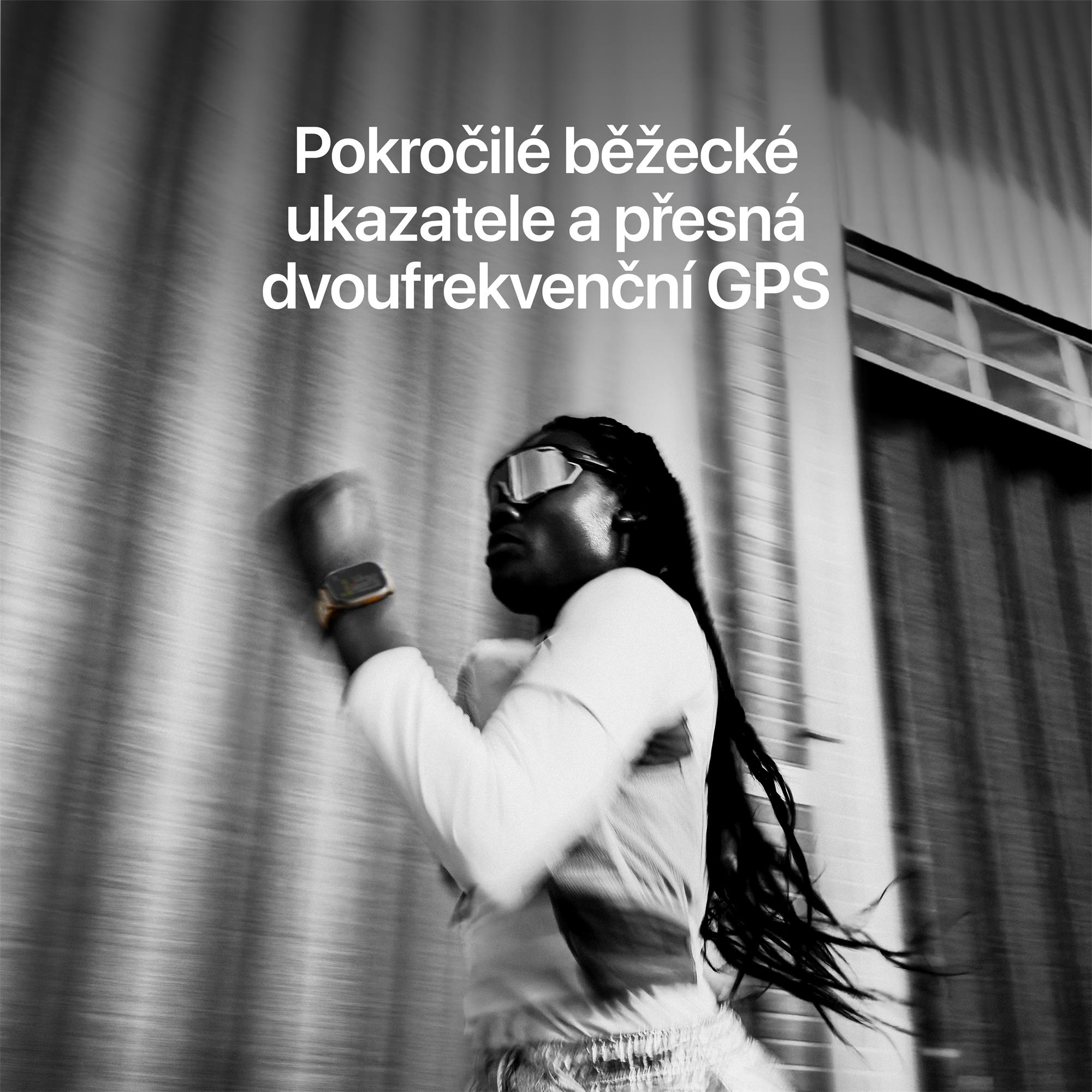 Apple Watch Ultra 4 GPS + Cellular 49 mm s puzdrom z prírodného titánu a milánskym remienkom z prírodného titánu – M