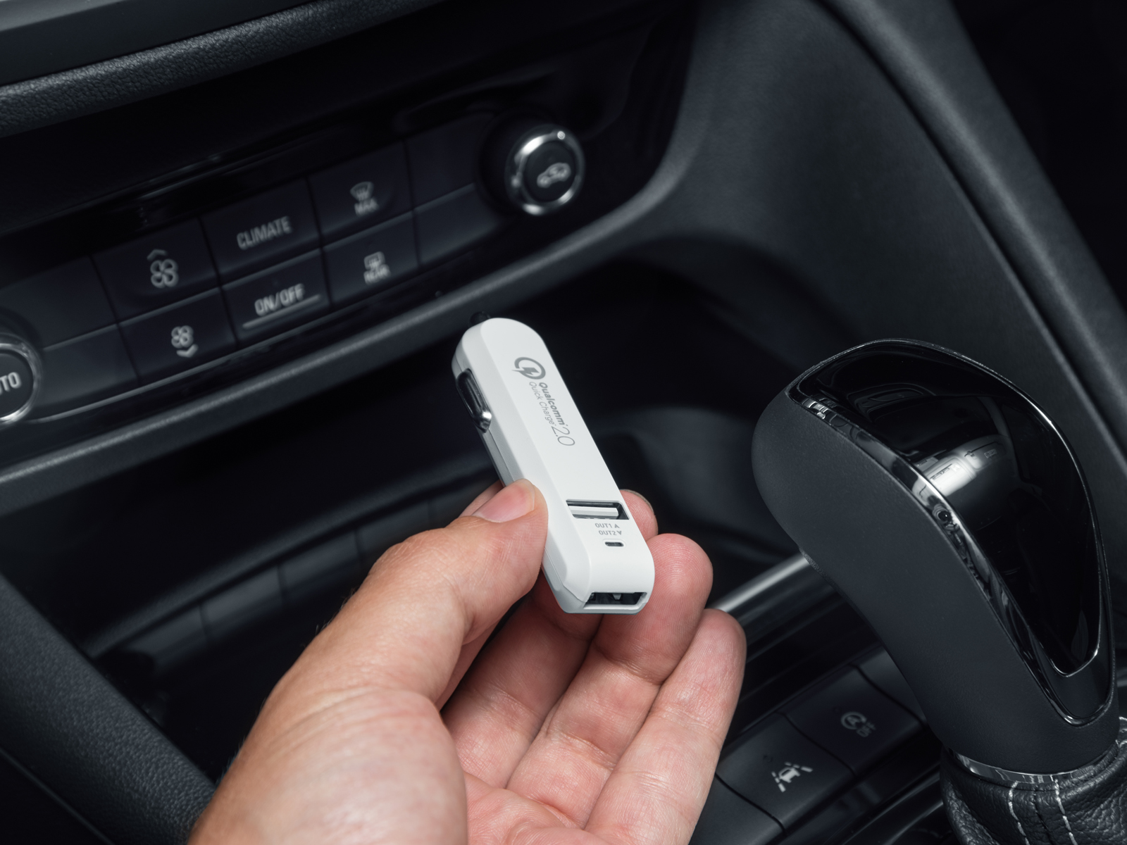 AVACOM CarMAX 2 nabíjačka do auta 2x Qualcomm Quick Charge 2.0, biela (kábel USB-C)