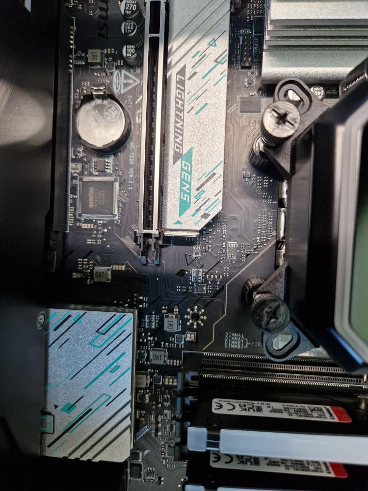 BARBONE XTREME r7 9800X3D RTX5080