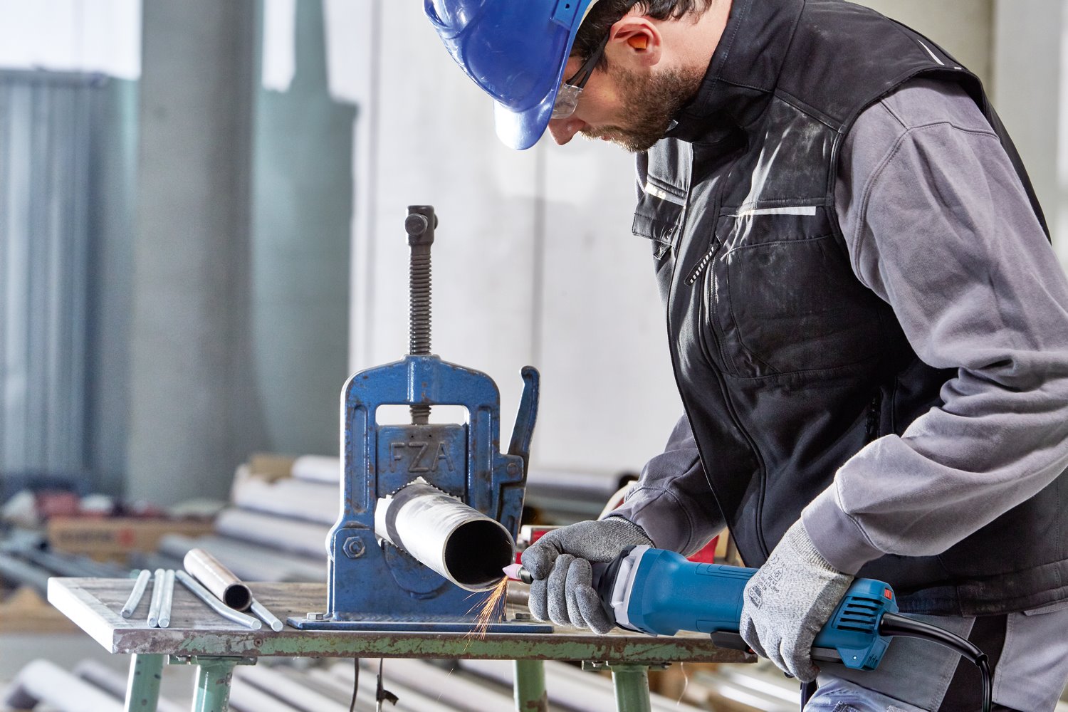 BOSCH Přímá bruska GGS 30 LPS (0.601.2B5.220)