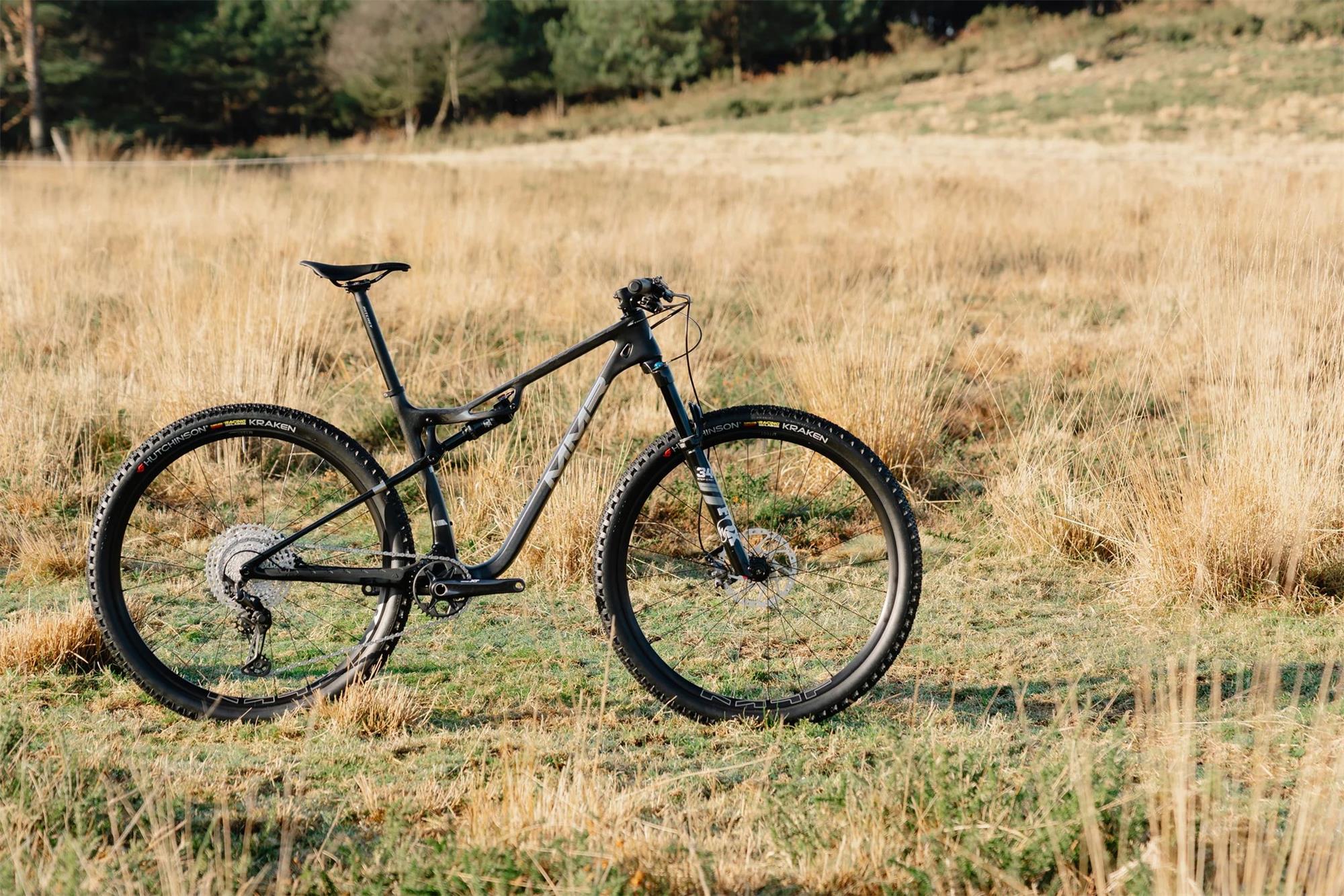 Celoodpružený bicykel MMR KENTA 10 - Carbon N Chrome - veľkosť S 24/2025