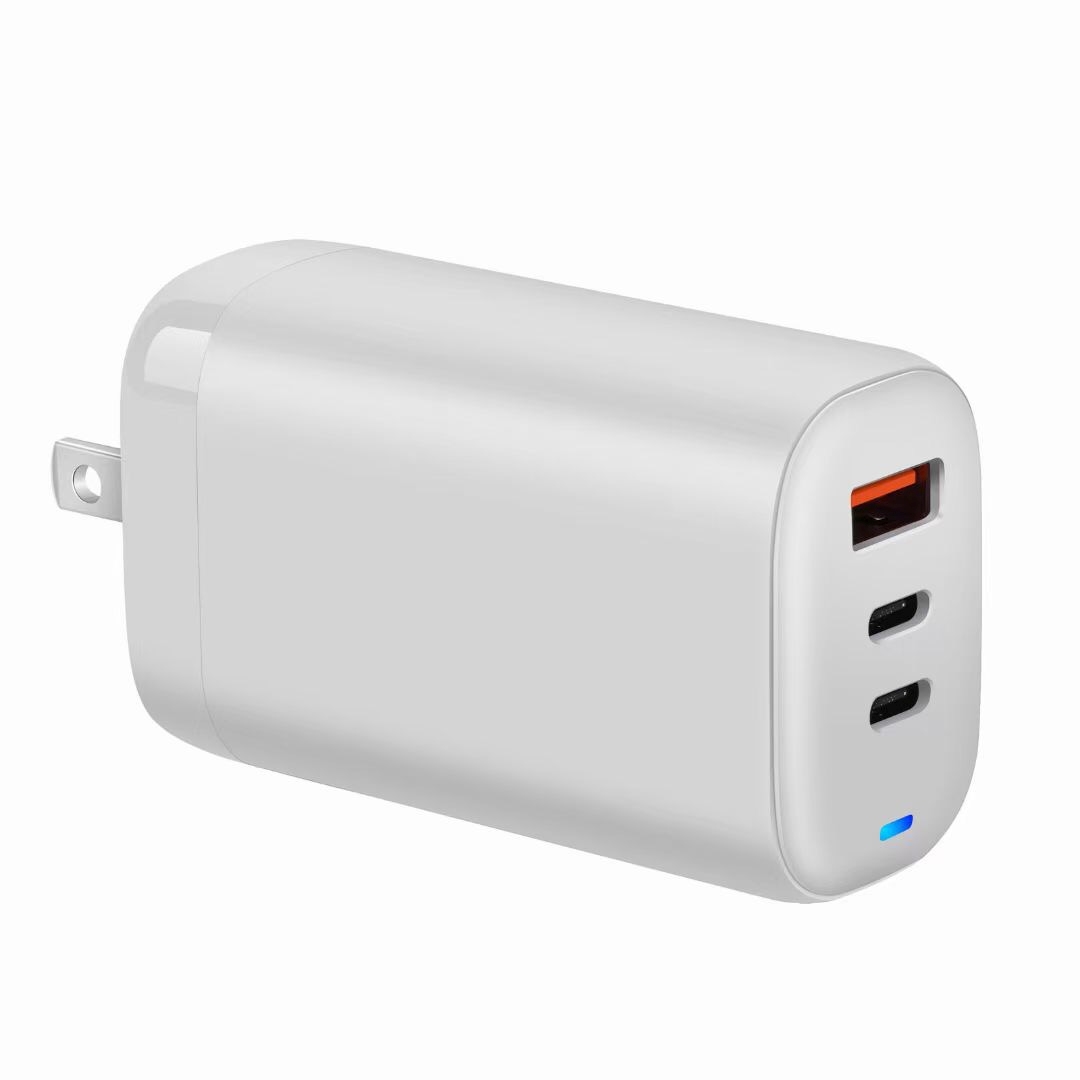 Cestovný adaptér Acer GaN 65 W biely (GP.ADT11.011)