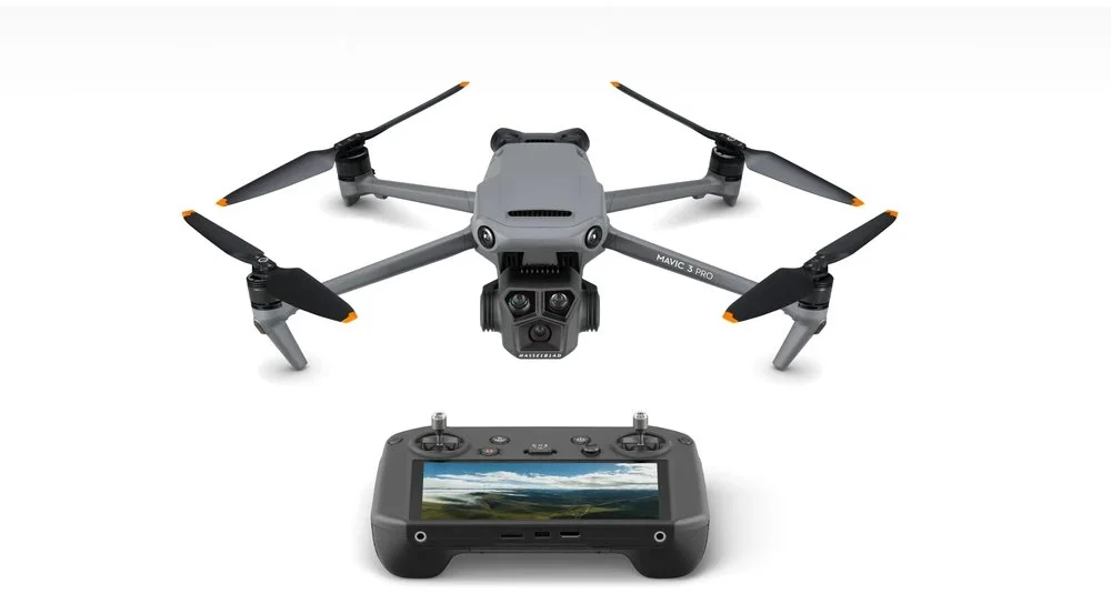 DJI Mavic 3 Pro Fly More Combo (DJI RC PRO)