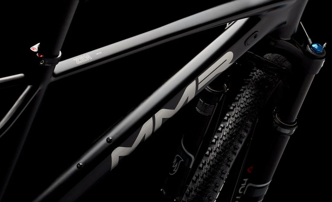 Horské kolo MMR ZEN 00 - Black N Chrome - vel.S 2025