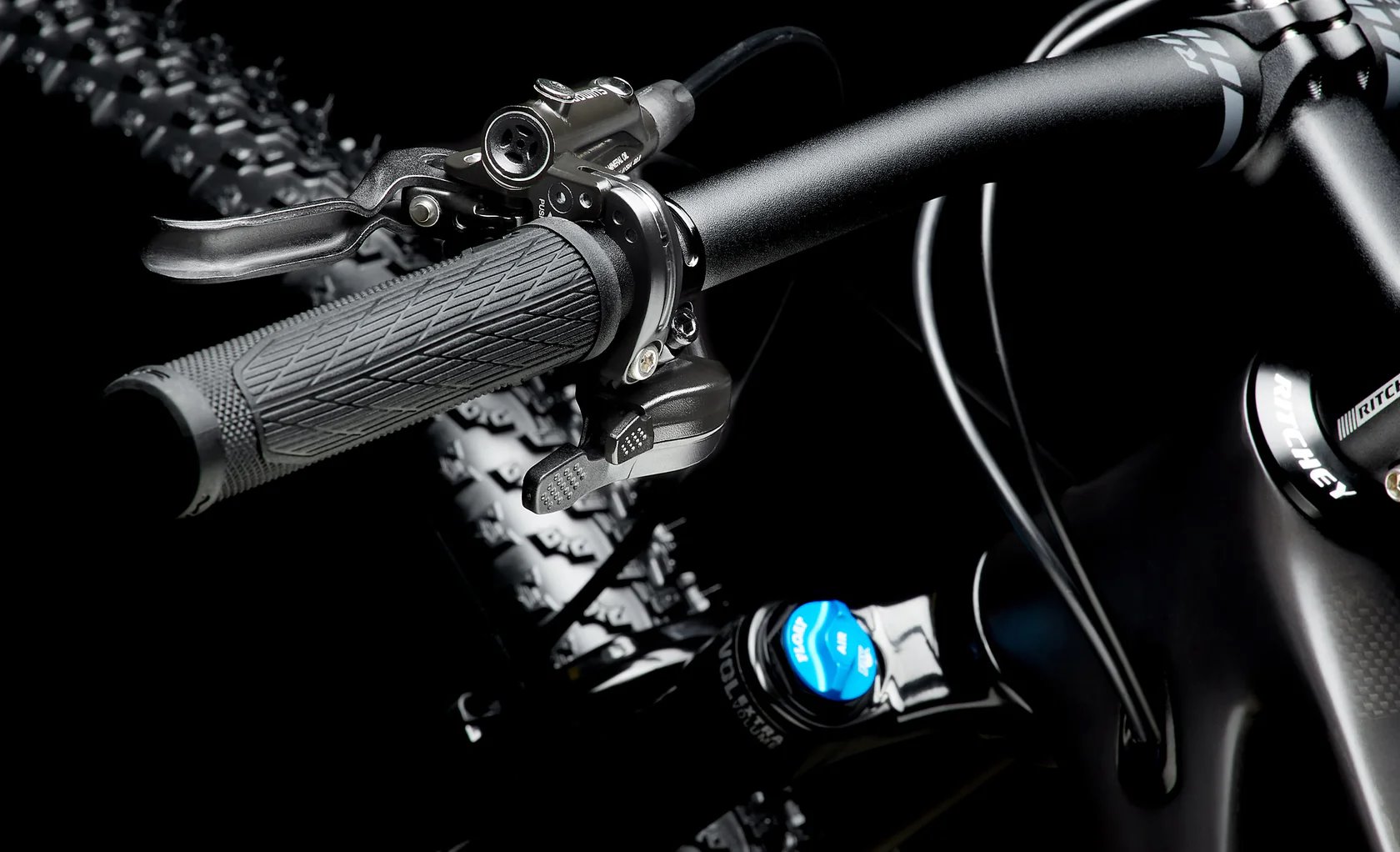 Horský bicykel MMR RAKISH 00 - Carbon N Chrome - veľkosť L 25/2026