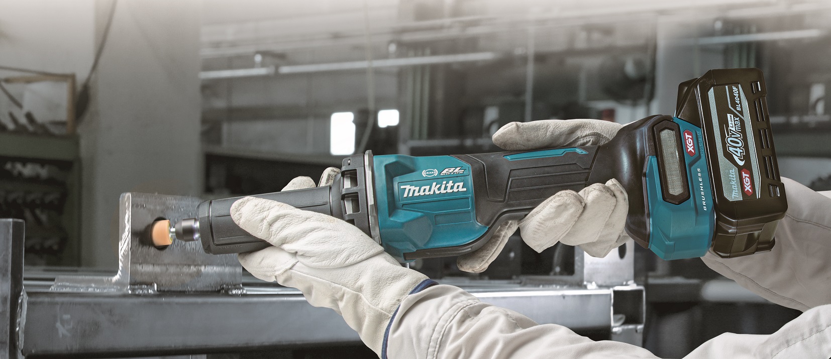 MAKITA Aku přímá bruska s regulací Li-ion XGT 40V bez aku GD002GZ