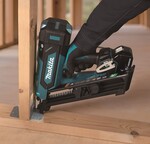 MAKITA Akumulátorová klincovačka na kovové spoje Li-ion LXT 18 V, bez akumulátora Z