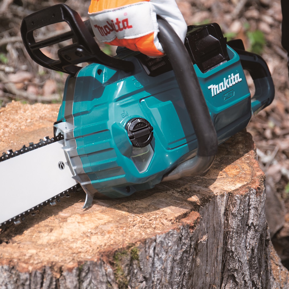 MAKITA Akumulátorová reťazová píla 400 mm Li-ion XGT 40V, bez akumulátora (UC030GZ01)