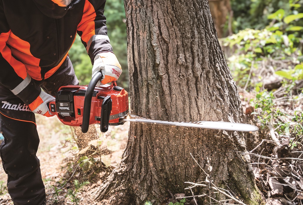 MAKITA Akumulátorová reťazová píla 500 mm Li-ion XGT 40V,bez batérie Z