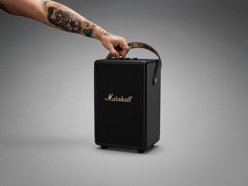 Marshall Tufton Black and Brass, černý