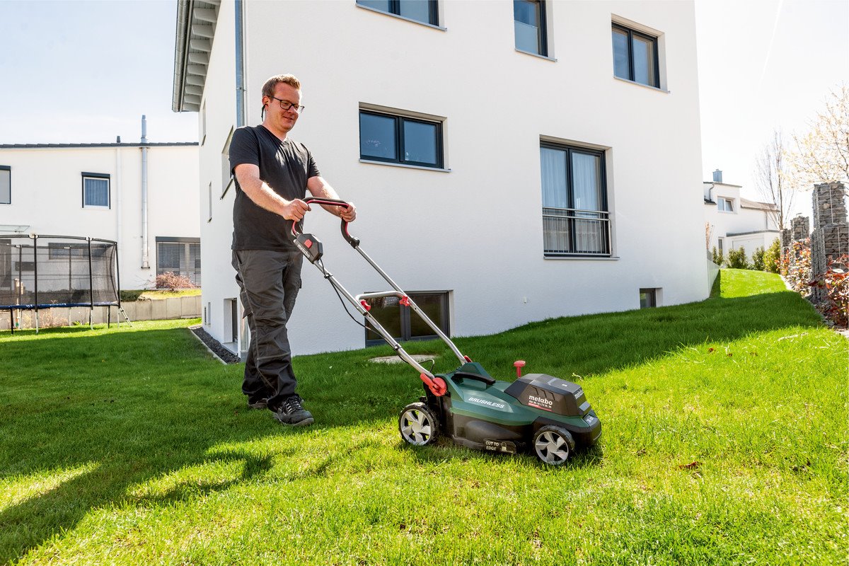 Metabo RM 36-18 LTX BL 36 (2x5,2Ah, 2x ASC 55) Aku sekačka na trávu