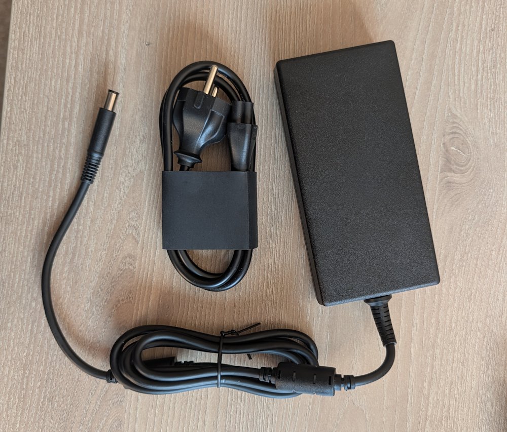 Napájací adaptér DELL 180 W (450-BFJR)