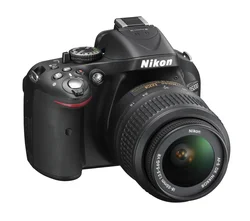 Nikon D5200 + 18-55 AF-S DX VR II (VBA350K007)