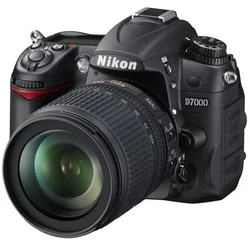 Nikon D7000 + 18-105 VR AF-S DX (VBA290K001)