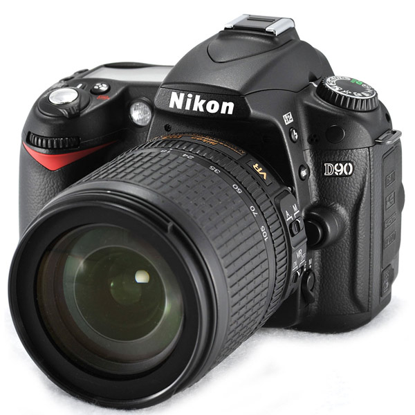 Nikon Zrcadlovka D90 + 18-105 Af-s Dx Vr, 12.3 Mpix (vba230k001 