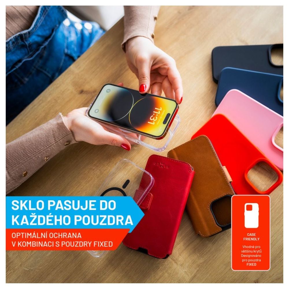 Prémiové ochranné tvrzené sklo FIXED Armor s aplikátorem pro Apple iPhone 15 Pro Max, černé