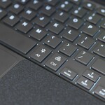 Puzdro Spello s podsvietenou klávesnicou | Xiaomi 6/Pro/Pro 2023 11” | CZ | čierna | integrovaný stojan a slot na stylus