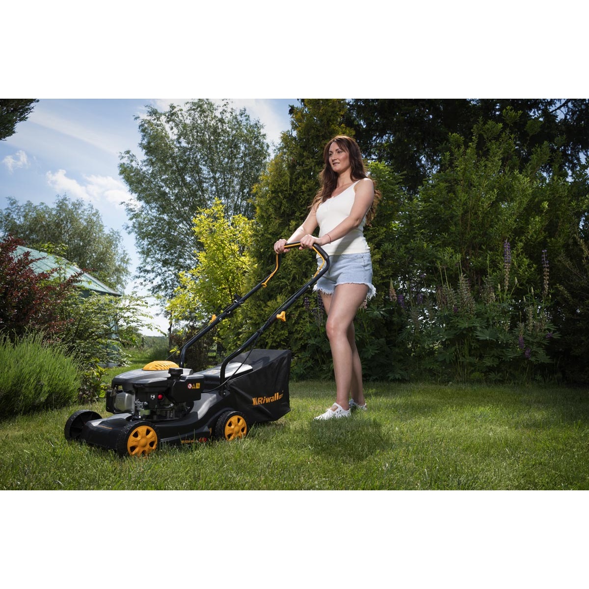 Riwall PRO Benzínová rotačná kosačka bez pohonu RPM 4032 P