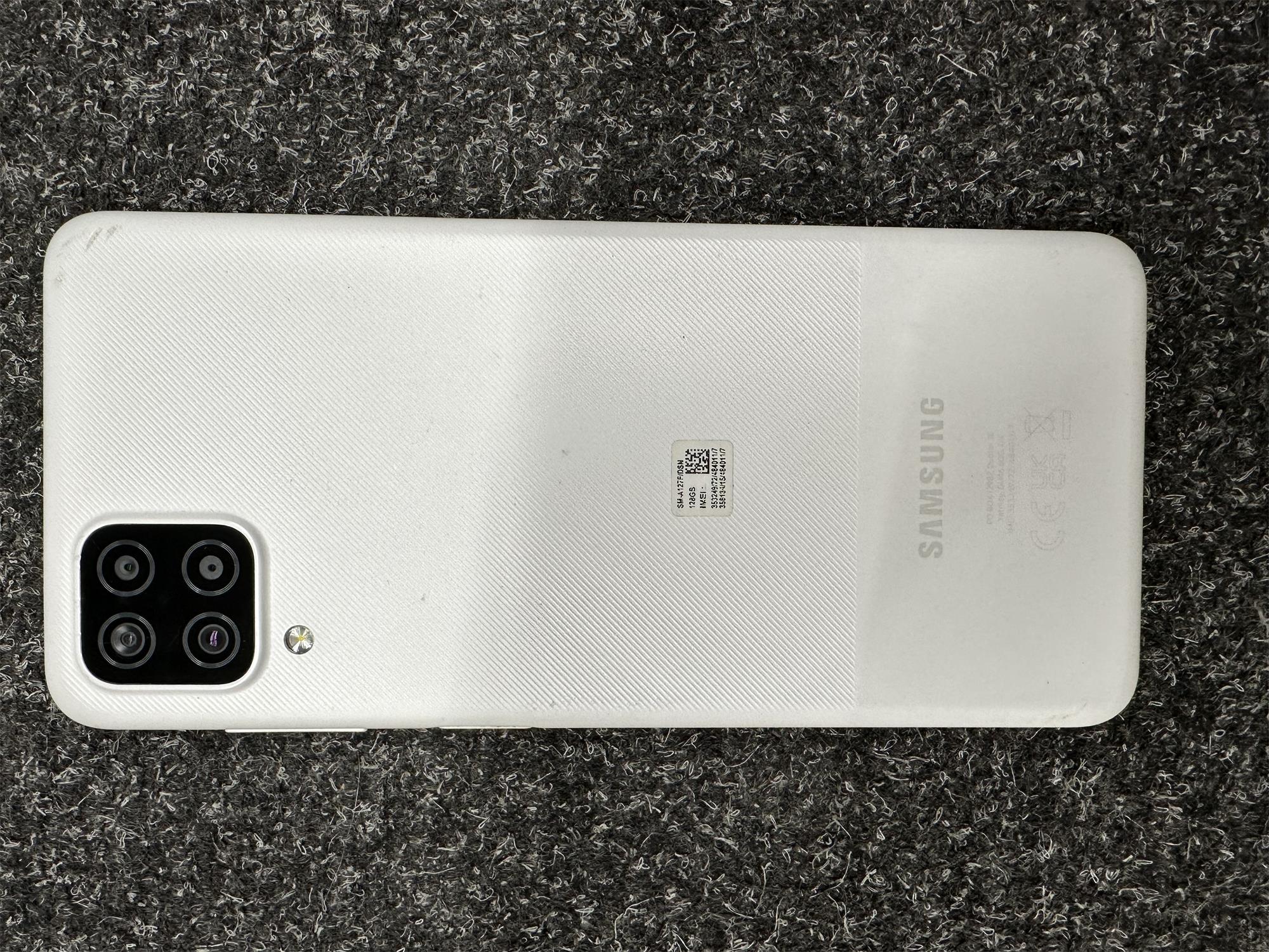 Samsung Galaxy A12 128GB Dual SIM bílý