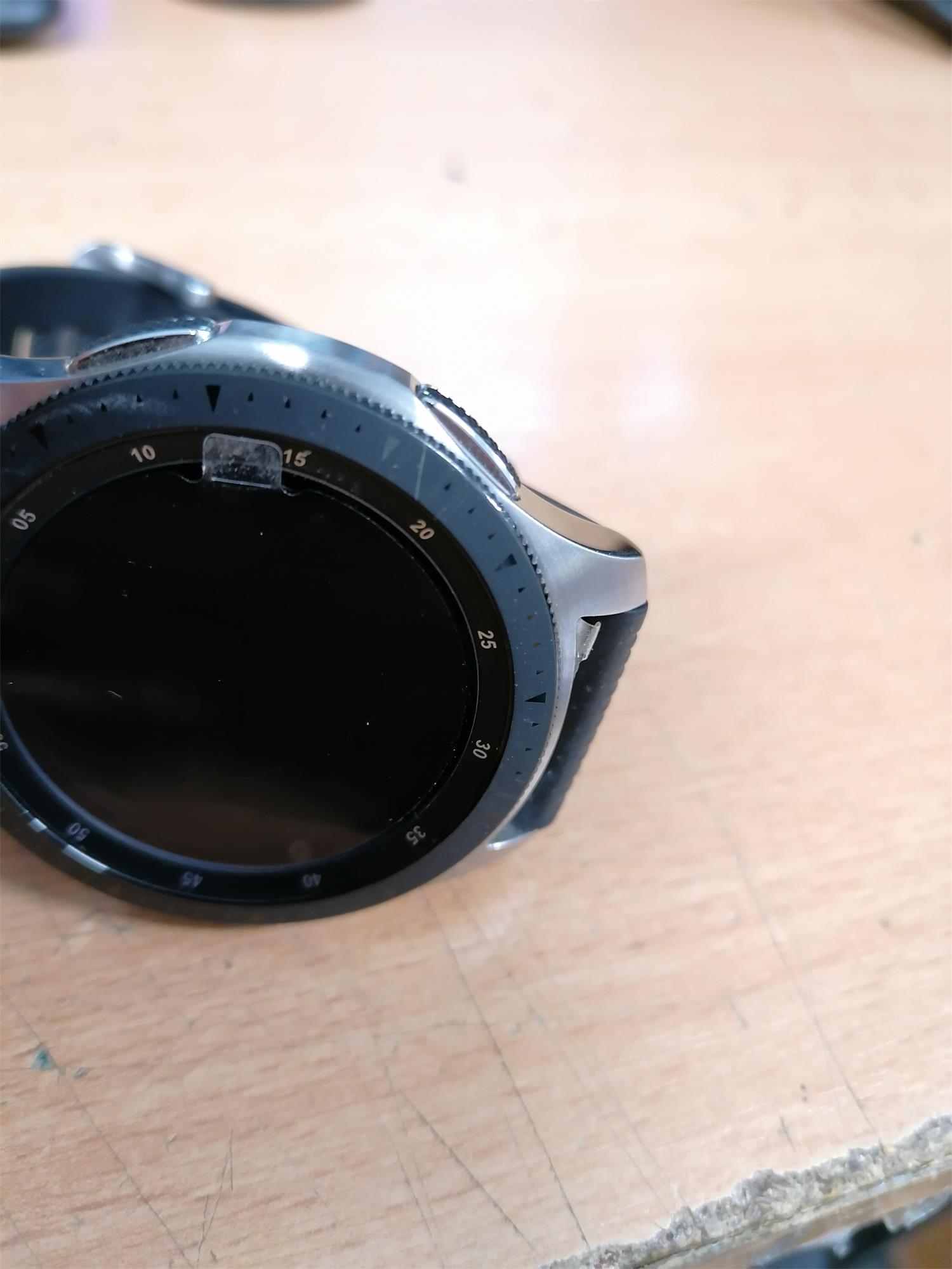 Samsung Galaxy Watch 46mm LTE (SMR805FZSATMZ) TSBOHEMIA.CZ