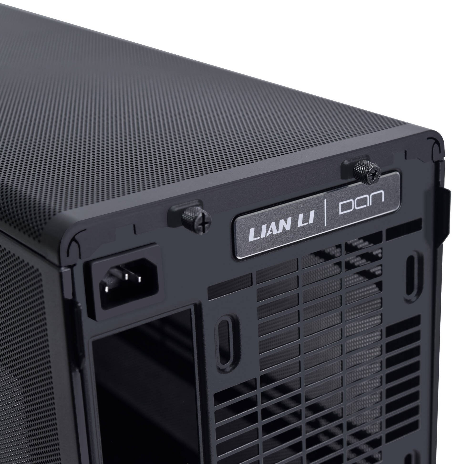 Skrine Lian Li DAN A3-mATX Wood Edition