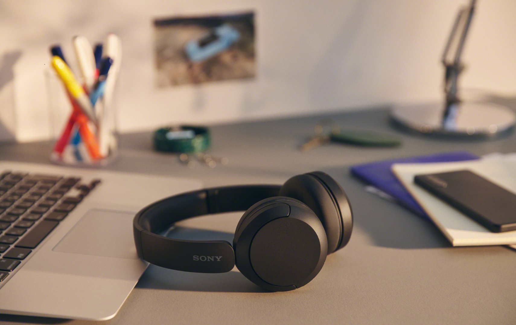 Sony WH-CH520, černá, model 2023
