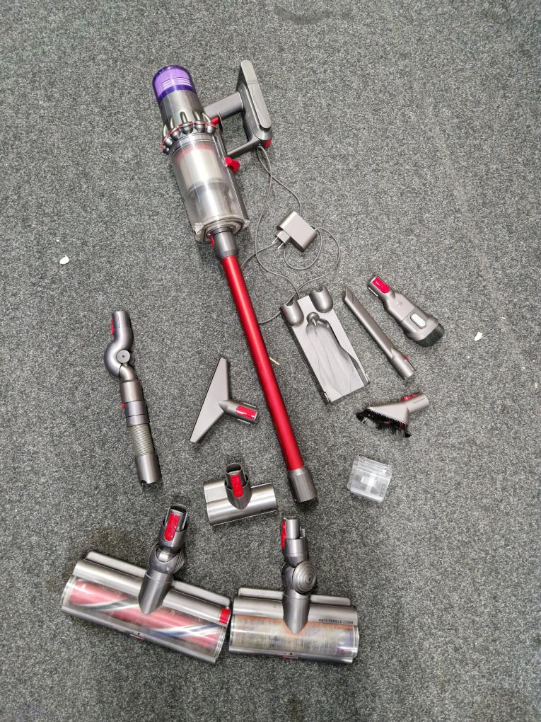 Vysávač Dyson V15 Detect
