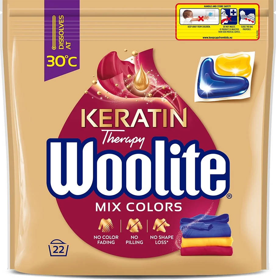 Woolite gélové kapsuly na farebnú bielizeň s keratínom 22 ks