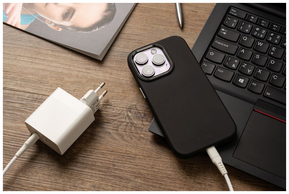 Zadní kryt FIXED MagFlow s podporou MagSafe pro Apple iPhone 15, černý